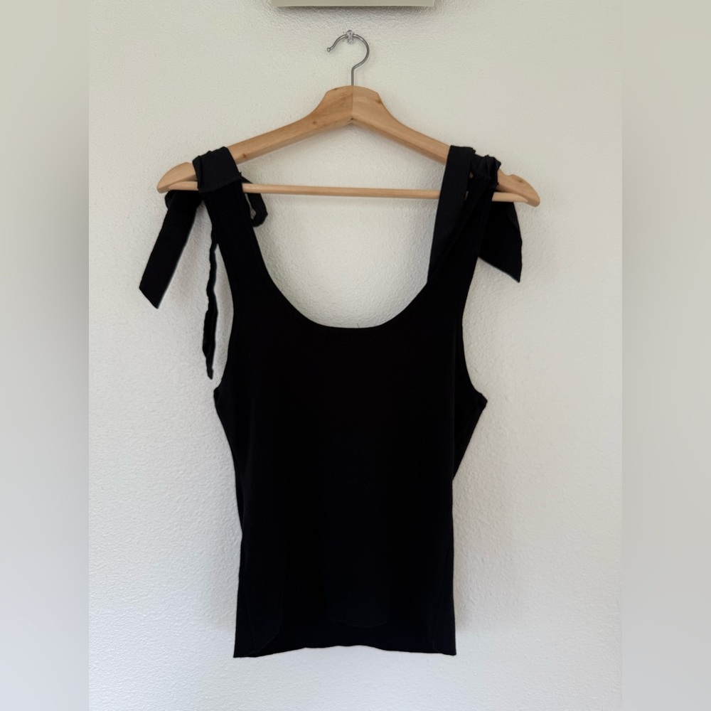 Shoulder Tie Cropped Tank Top